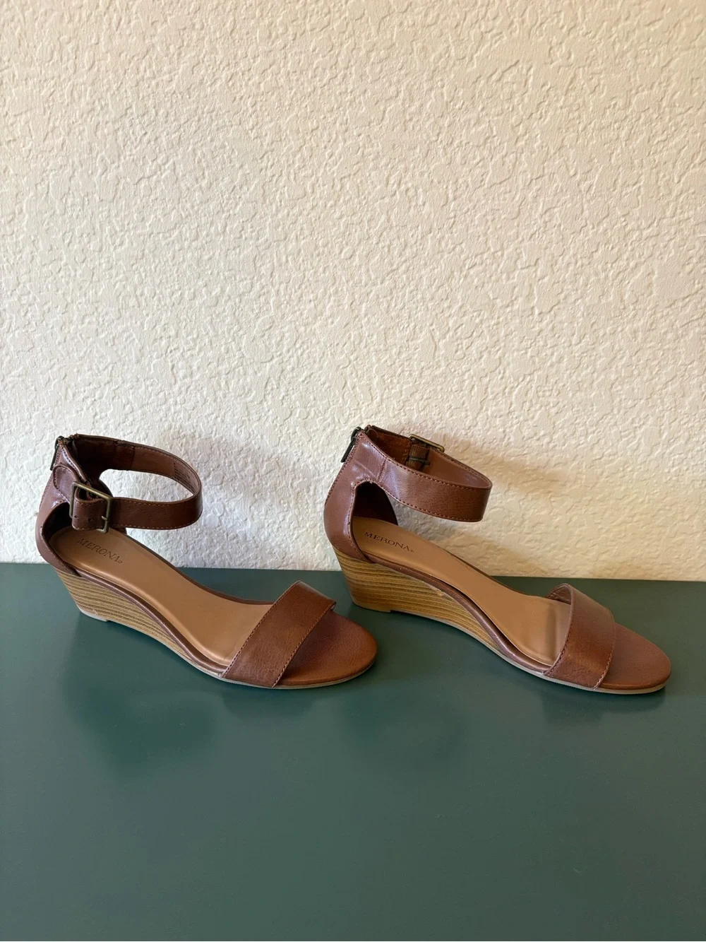 Brown strappy wedge sandals women’s size 8
